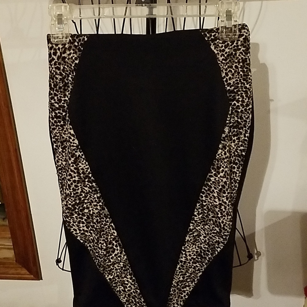 DOTS skirt